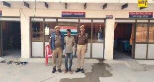 जौनपुर। रामपुर पुलिस ने चोरी करने वाले अभियुक्त को दो हजार नगद के साथ किया गिरफ्तार